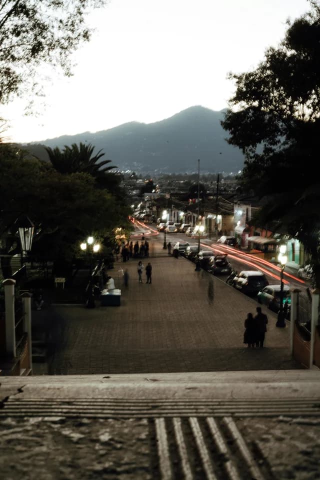 Mas alla de la banca tipica